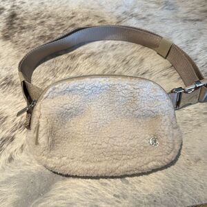 Lululemon Fleece Everywhere Belt Bag Natural Ivory/Trench
